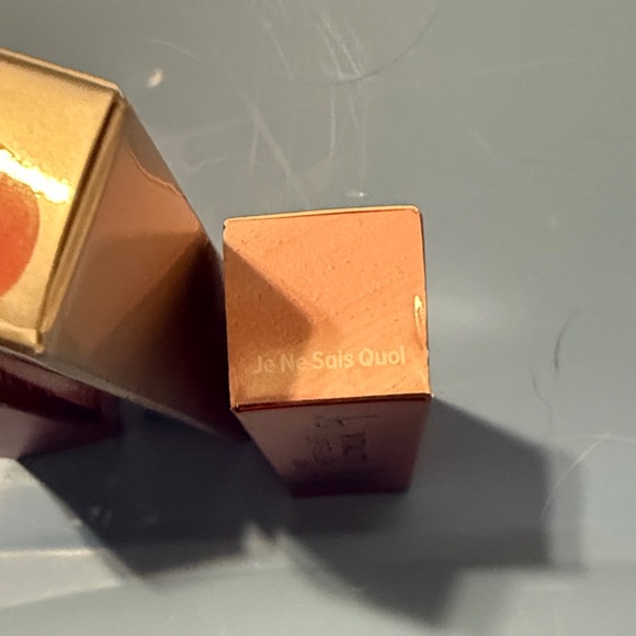 IT Cosmetics Vitality Lip Flush Stain - Gold and Cream - Picture 3 of 3